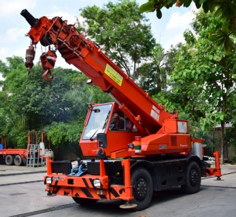 ให้เช่ารถเครน 4 ล้อ